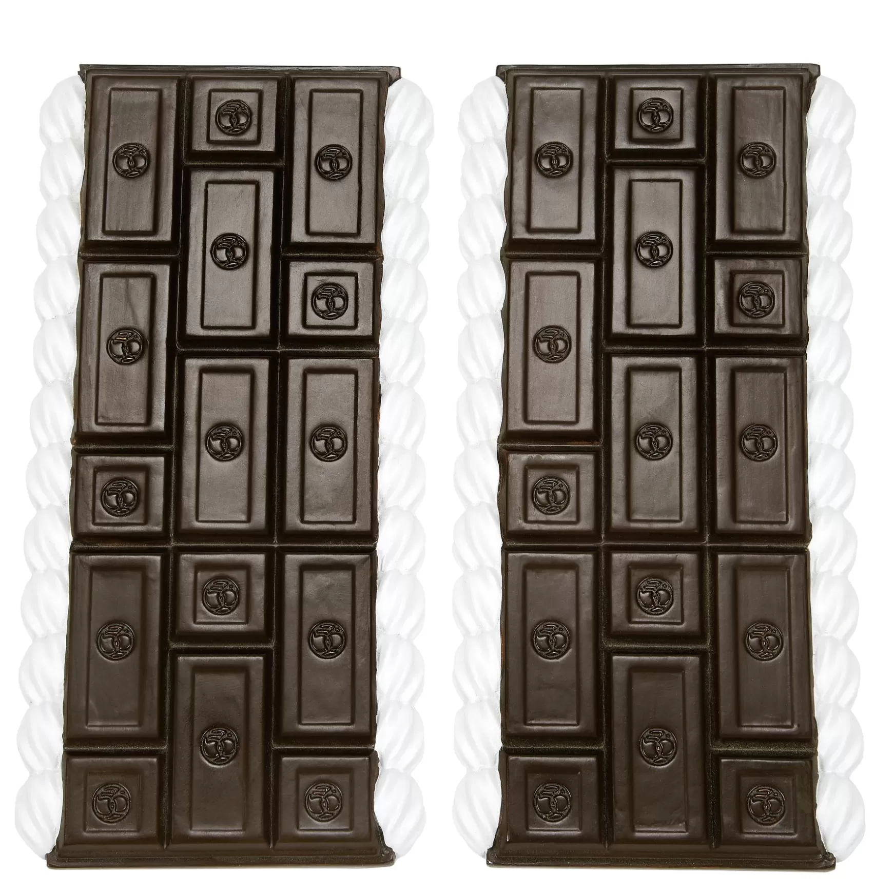 Department 56 Cocoa & Cream Road S/2< Village Accessories