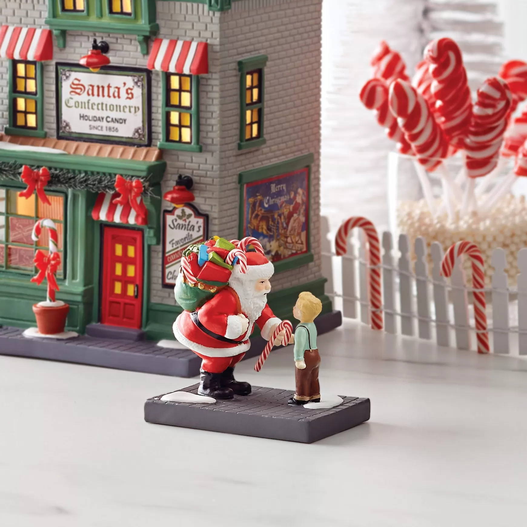 Department 56 Sharing The Sweetness< Christmas In The City Series